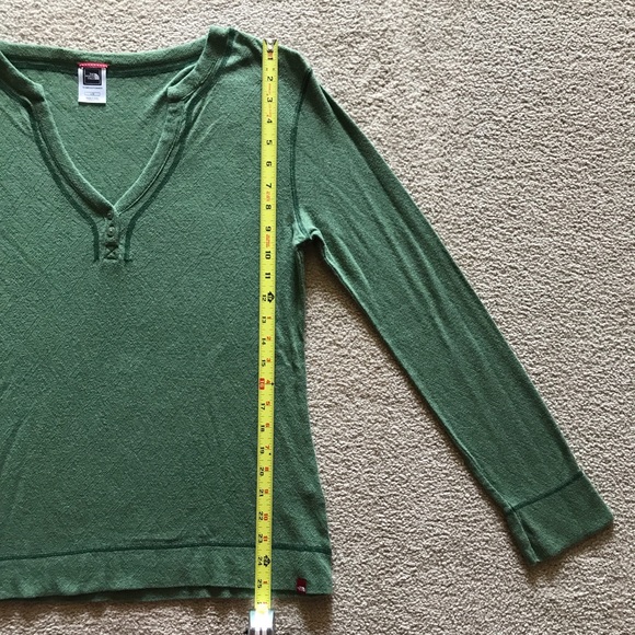 Green North face long sleeve T-shirt - Picture 7 of 7